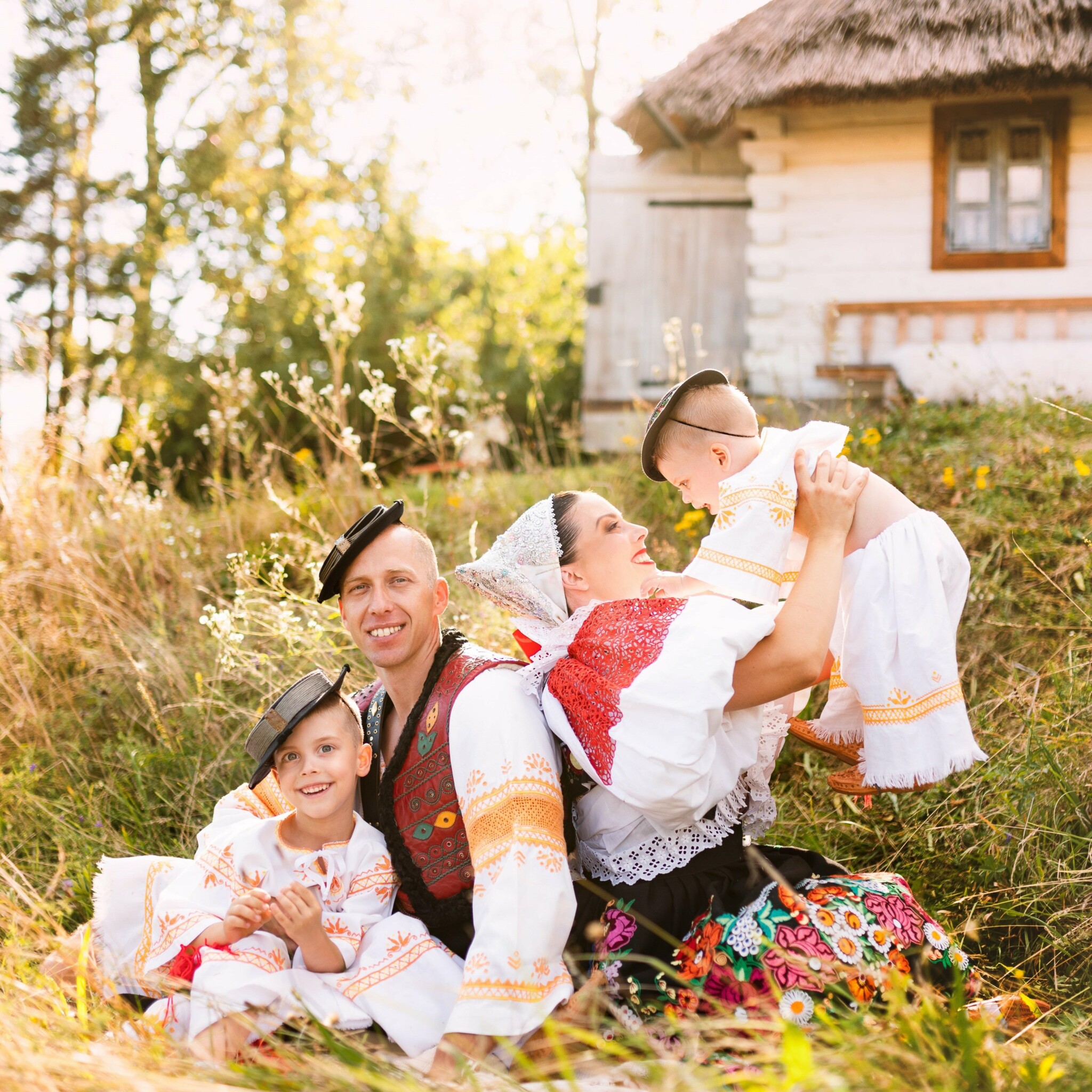 Folklórne fotografie a Chalúpka dedka Večerníčka pod Poľanou